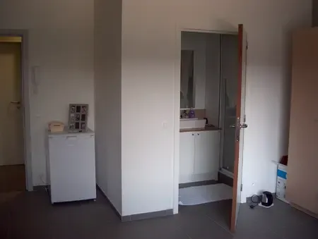 Kamer met koelkast